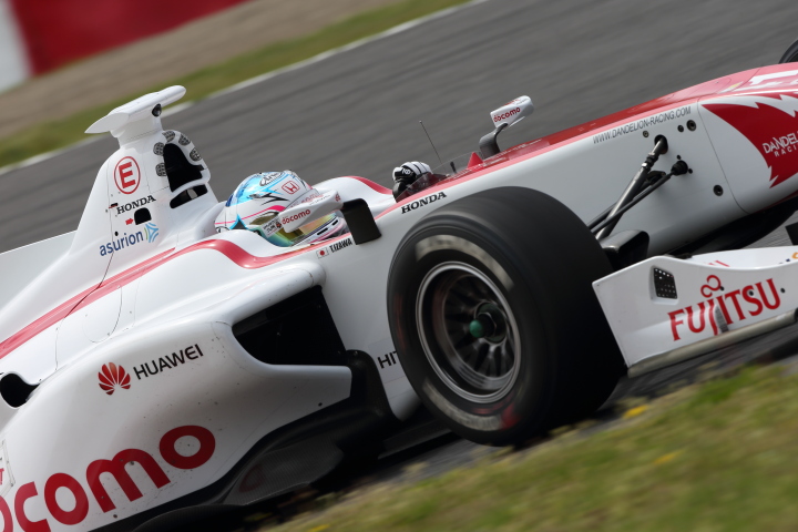 フリー走行1回目: 伊沢拓也（DOCOMO DANDELION M41Y SF14）