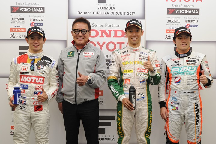 決勝フォトセッション: トップ3のドライバーたち