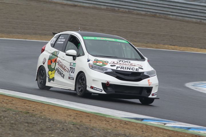 ST-5クラスポールポジションはヒロボン／寺西玲央／高橋宏和組（J'S RACINGホンダカーズ浜松北ダークみきゃんFIT）