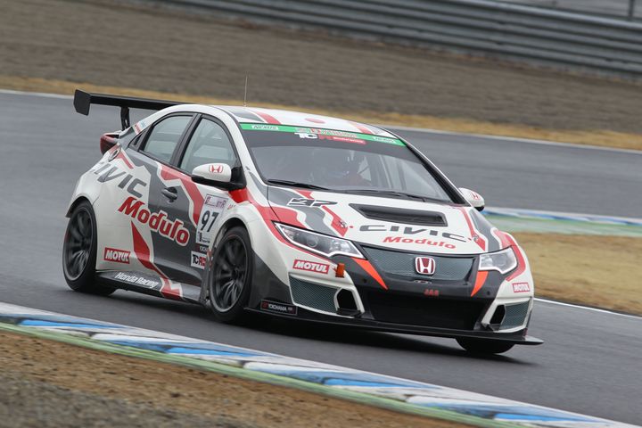 ST-RクラスAドライバートップタイムの伊藤真一（Modulo CIVIC TCR）