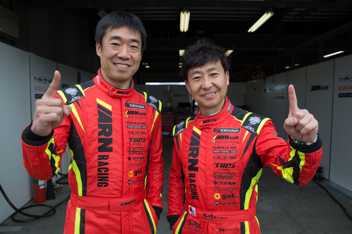 ST-Xクラスポールポジションの永井宏明と佐々木孝太（ARN Ferrari 488 GT3）