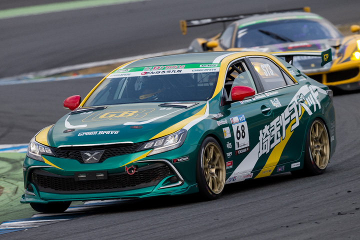 グループ1決勝: ST-3クラス3位の服部尚貴／脇阪薫一／平沼貴之組（埼玉トヨペットGreenBraveマークX）