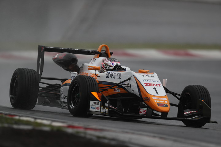 予選2位は坪井翔（カローラ中京Kuo TOM'S F317）