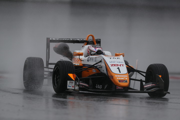 予選2位は坪井翔（カローラ中京Kuo TOM'S F317）