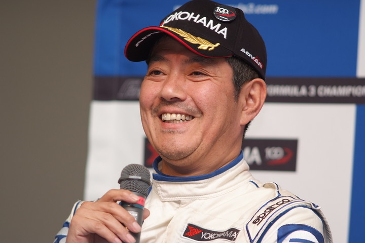 決勝記者会見: Nクラス3位の久保田克昭（HANASHIMA RACING）