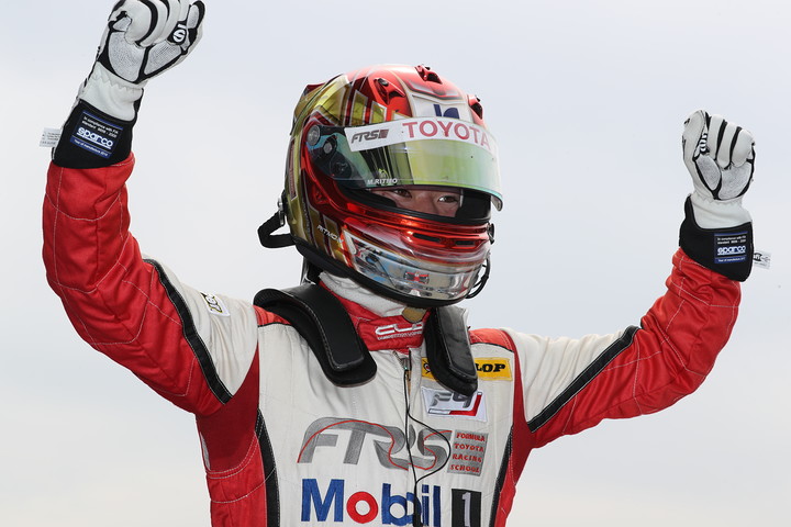 優勝した宮田莉朋（TOM'S SPIRIT）