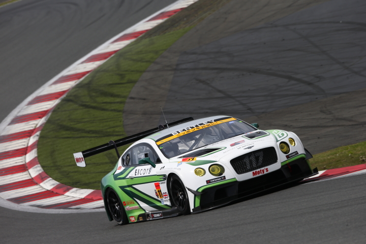 公式練習: 阪口良平（EIcars BENTLEY GT3）