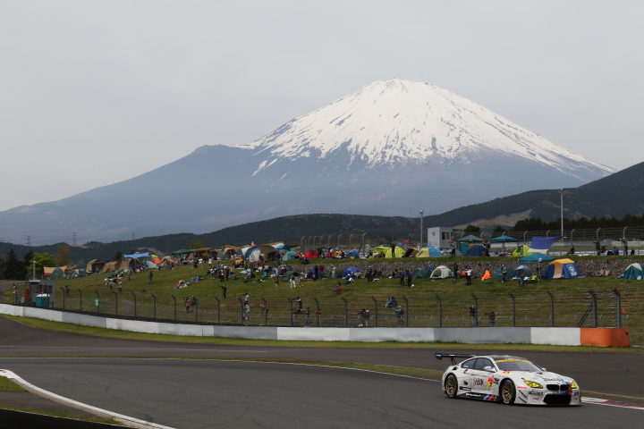 公式練習: ヨルグ・ミューラー／荒聖治組（Studie BMW M6）