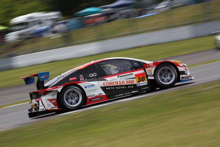 公式練習: 永井宏明／佐々木孝太組（TOYOTA PRIUS apr GT）