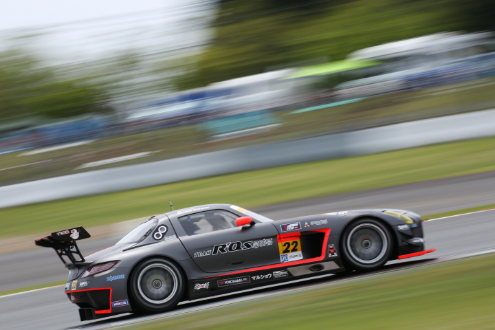 公式練習: 城内政樹／安岡秀徒組（アールキューズSLS AMG GT3）