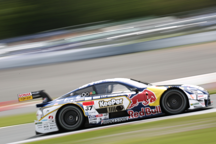 公式練習: 平川亮／ニック・キャシディ組（KeePer TOM'S LC500）