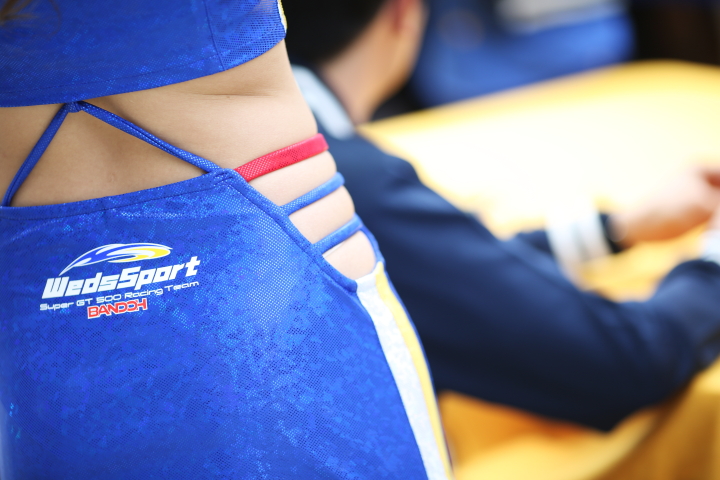 ピットウォーク: レースクイーン