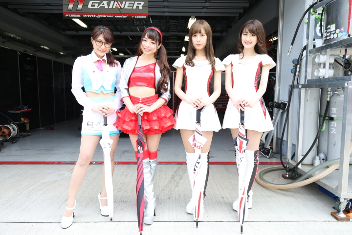 ピットウォーク: レースクイーン