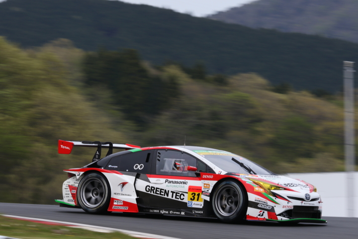 ノックアウト予選Q1: 嵯峨宏紀（TOYOTA PRIUS apr GT）