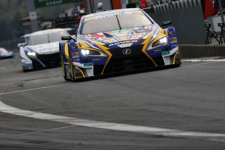 ノックアウト予選Q1: 関口雄飛（WedsSport ADVAN LC500）
