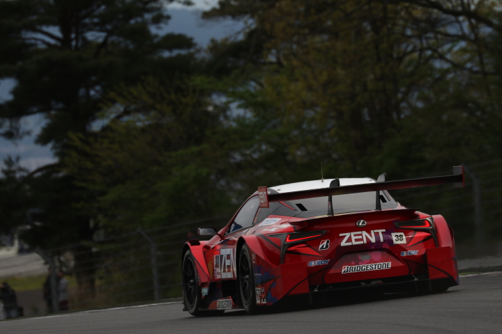 ノックアウト予選Q2: 立川祐路（ZENT CERUMO LC500）