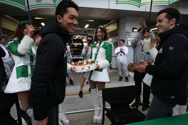 GTキッズウォーク: 藤井誠暢とスヴェン・ミューラー（D'station Racing）