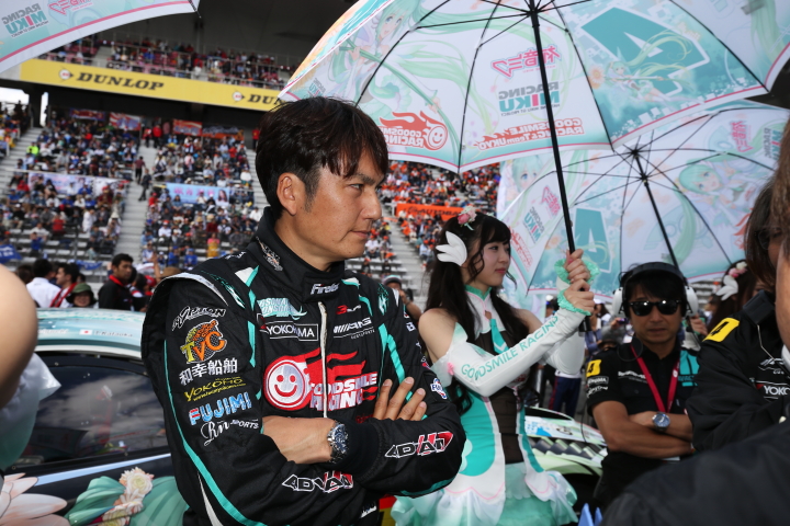 スタート進行: 谷口信輝（GOODSMILE RACING & TeamUKYO）