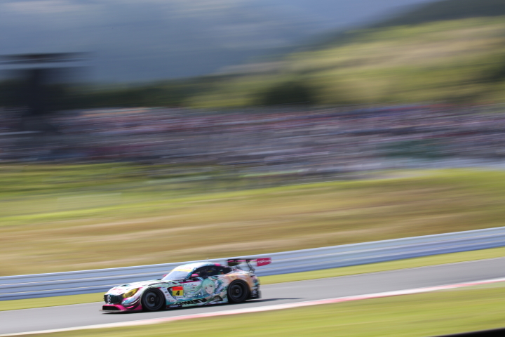 決勝レース: 片岡龍也（グッドスマイル初音ミクAMG）