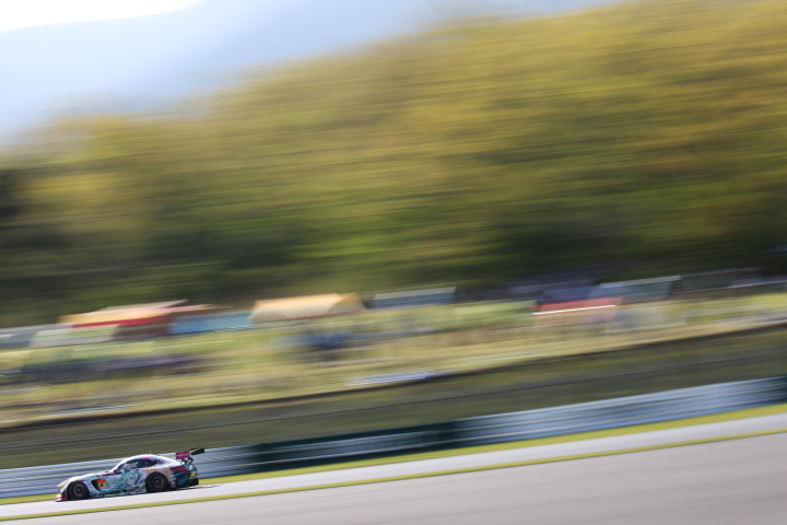 決勝レース: 片岡龍也（グッドスマイル初音ミクAMG）