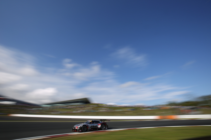 決勝レース: 本山哲（S Road CRAFTSPORTS GT-R）