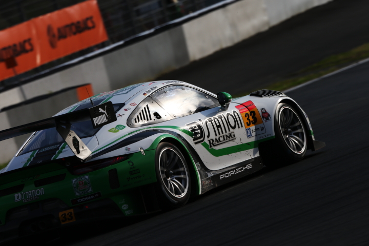 決勝レース: 藤井誠暢／スヴェン・ミューラー組（D'station Porsche）