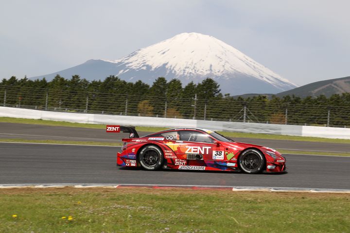 公式練習: GT500クラストップタイムの立川祐路／石浦宏明組（ZENT CERUMO LC500）