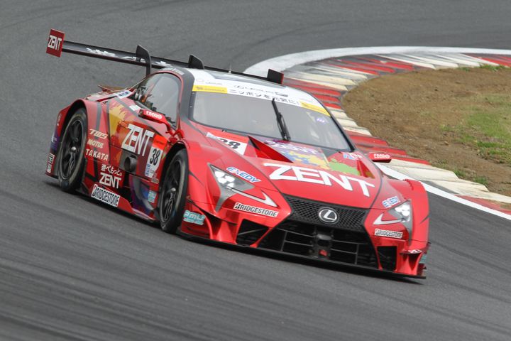 GT500クラスポールポジションは立川祐路／石浦宏明組（ZENT CERUMO LC500）