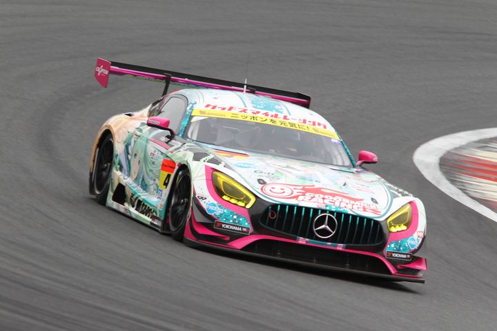 GT300クラスポールポジションは谷口信輝／片岡龍也組（グッドスマイル初音ミクAMG）