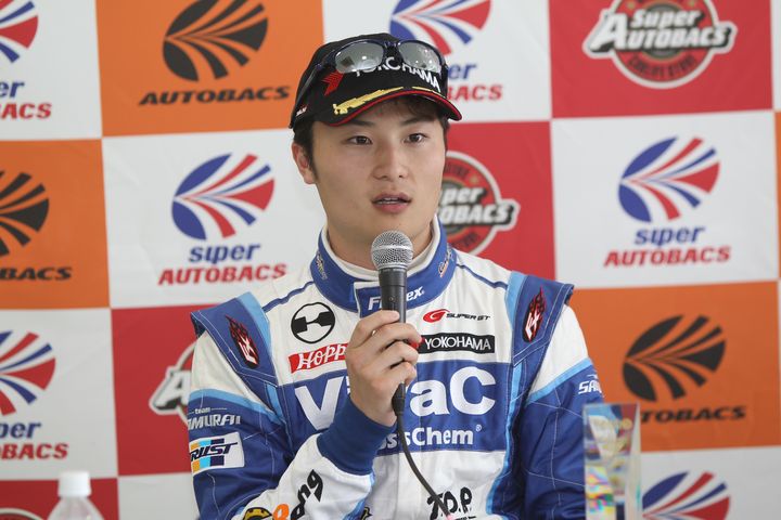 予選記者会見: GT300クラスポールポジションの山下健太（VivaC team TSUCHIYA）
