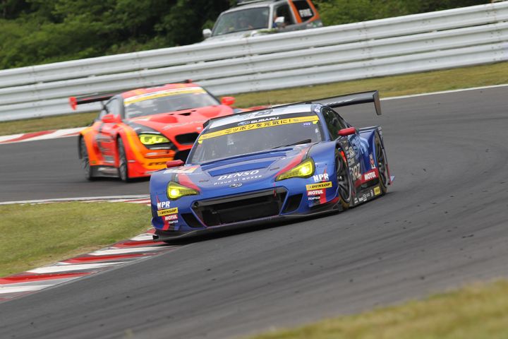 GT300クラス決勝2位は井口卓人／山内英輝組（SUBARU BRZ R&D SPORT）