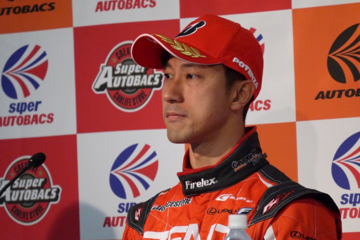 決勝記者会見: GT500で優勝した石浦宏明（LEXUS TEAM ZENT CERUMO）