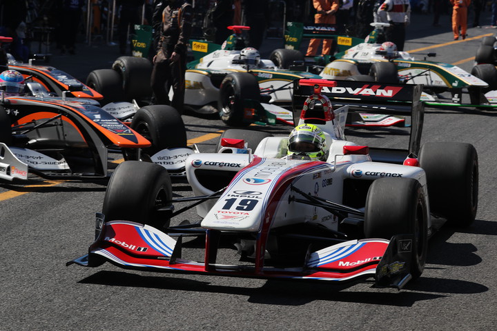 レース2予選: 2位は関口雄飛（ITOCHU ENEX TEAM IMPUL SF14）