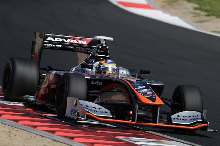 決勝2位は石浦宏明（P.MU/CERUMO・INGING SF14）