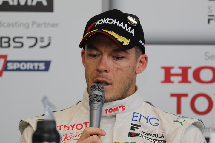 レース1決勝記者会見: 優勝したアンドレ・ロッテラー（VANTELIN TEAM TOM’S）