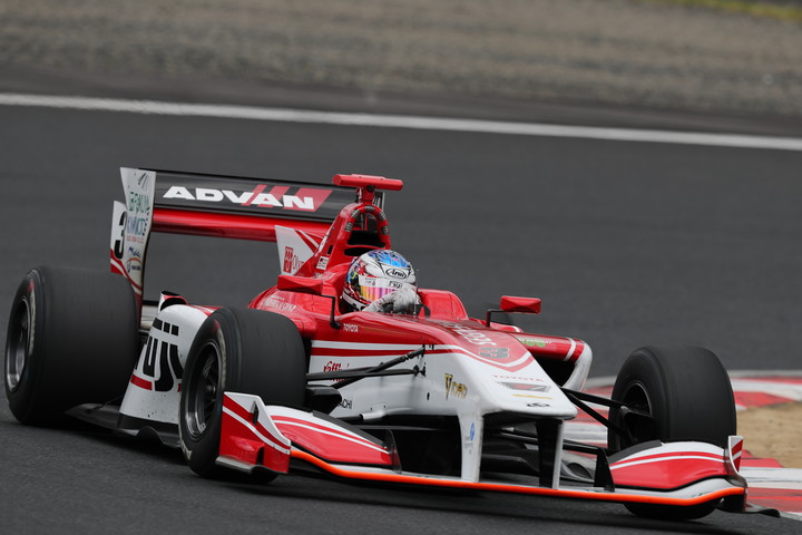 レース1予選: 3位はニック・キャシディ（フジ・コーポレーションKONDO SF14）