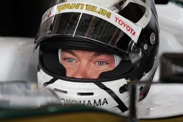 レース1予選: 出走を待つアンドレ・ロッテラー（VANTELIN TEAM TOM’S）