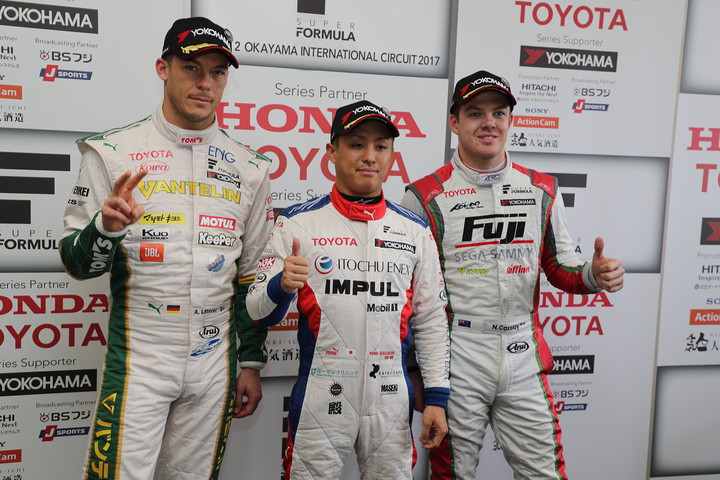 レース1決勝フォトセッション: トップ3のドライバーたち