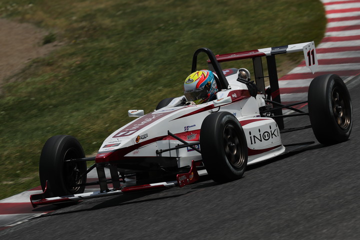 予選2位の名取鉄平（INOKI M2 KK-SⅡ制動屋）