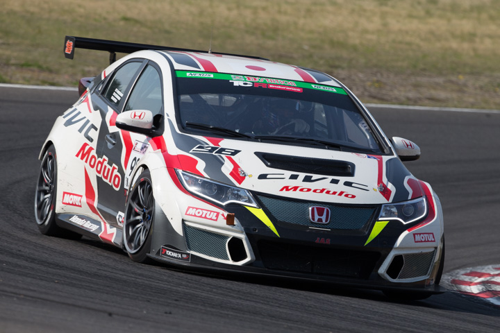 グループ1決勝: ST-Rクラス2位は黒澤琢弥／石川京侍／加藤寛規組（Modulo CIVIC TCR）