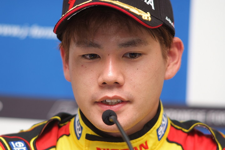 決勝記者会見: 3位の高星明誠（B-MAX Racing Team with NDDP）