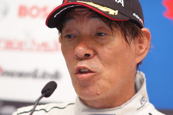 決勝記者会見: Nクラス2位の植田正幸（B-MAX with Rn-Sports山下製作所）