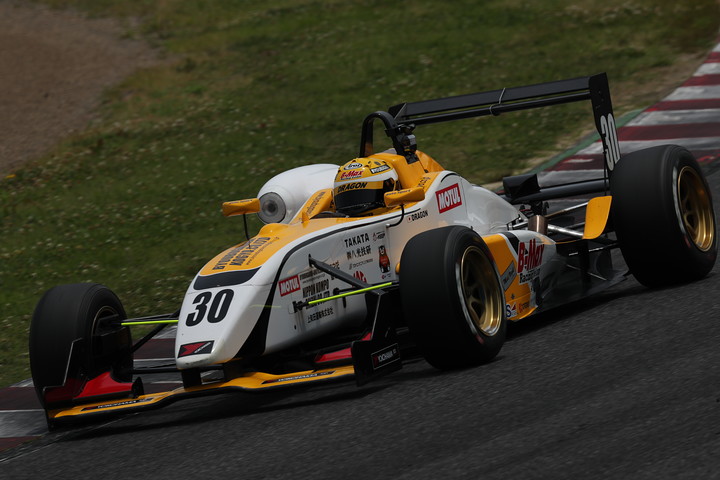 Nクラス第10戦、11戦ともポールポジションのDRAGON（B-Max Racing F306）