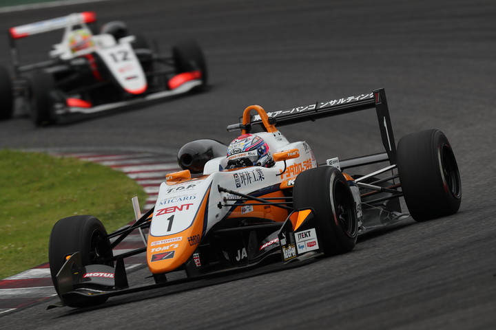 優勝は優勝は坪井翔（カローラ中京Kuo TOM'S F317）