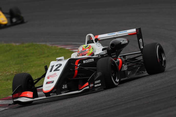 決勝2位はアレックス・パロウ（THREEBOND）