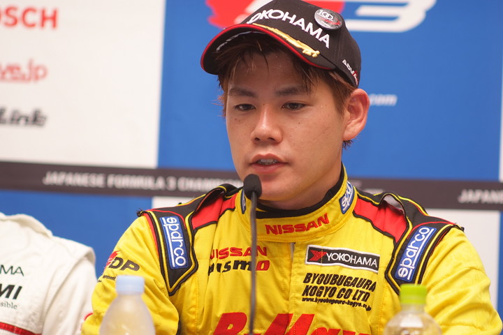 決勝記者会見: 3位の高星明誠（B-MAX Racing Team with NDDP）