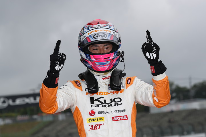 優勝した坪井翔（カローラ中京Kuo TEAM TOM'S）