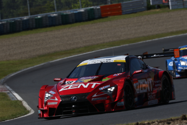 公式練習: 立川祐路（ZENT CERUMO LC500）