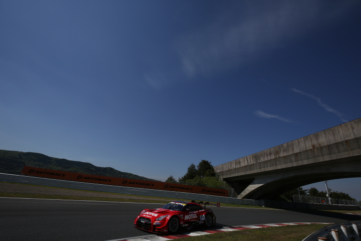 公式練習: ロニー・クインタレッリ（MOTUL AUTECH GT-R）