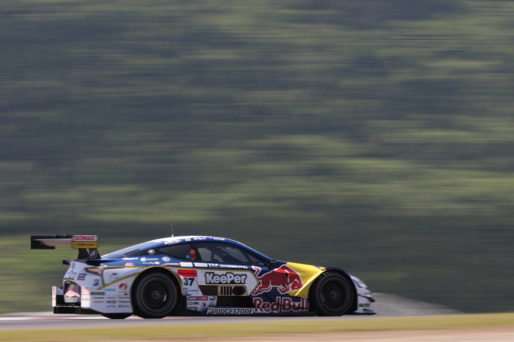 公式練習: 平川亮／ニック・キャシディ組（KeePer TOM'S LC500）